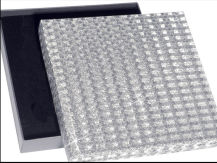PUDEŁKO NA KOLIĘ MEGA DUŻE SREBRNE HOLOGRAM 15X15